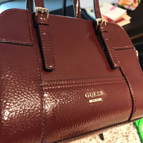 Guess Crossbody - Picture 4 of 4